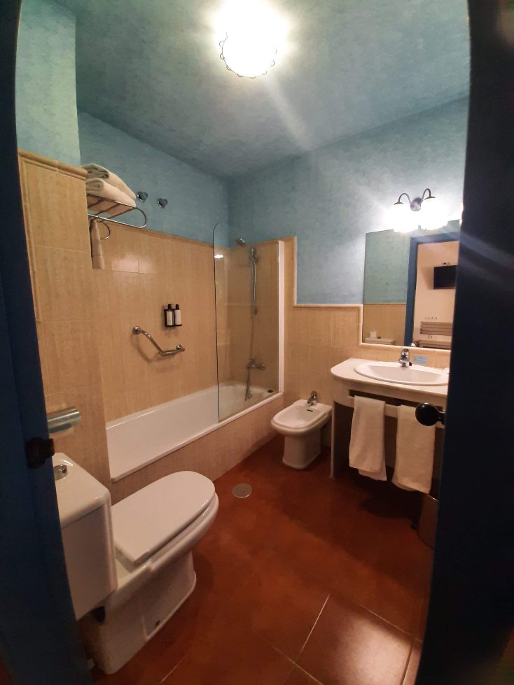 阿尔博兰奇克拉纳酒店-浴室