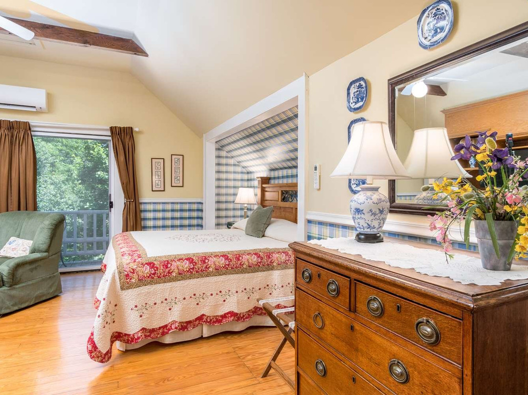 Saluda酒店住宿-Highland Lake Inn & Resort