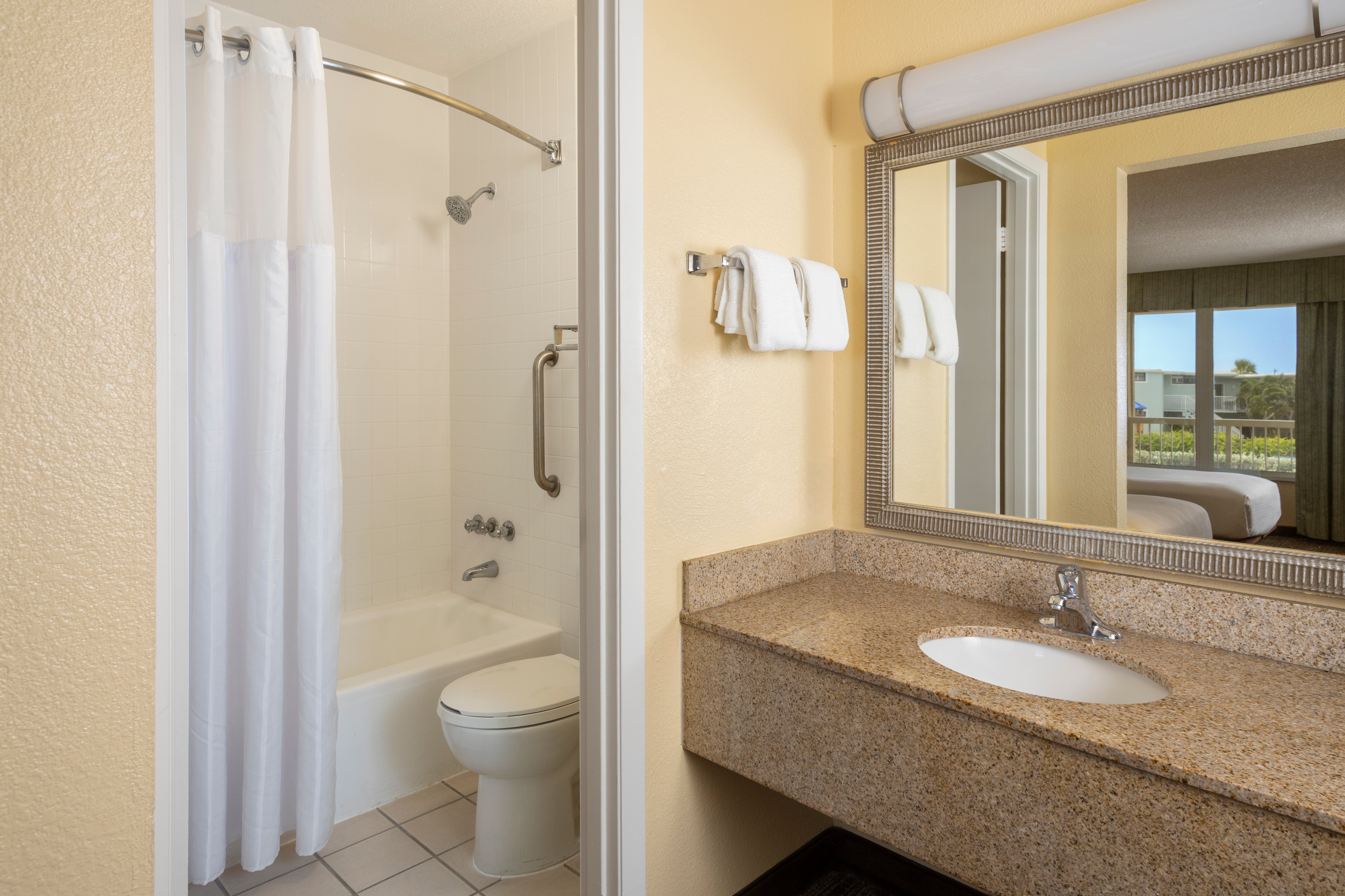 Ocean Breeze Inn-浴室