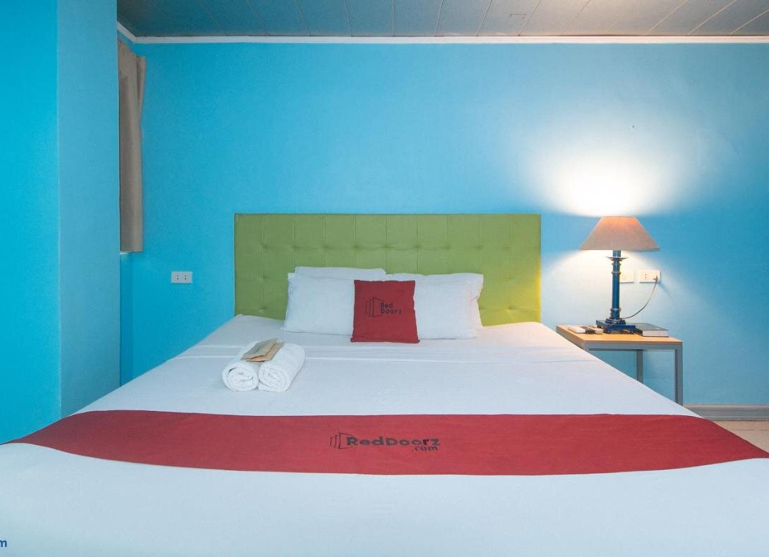 RedDoorz Plus near UV Mandaue Cebu