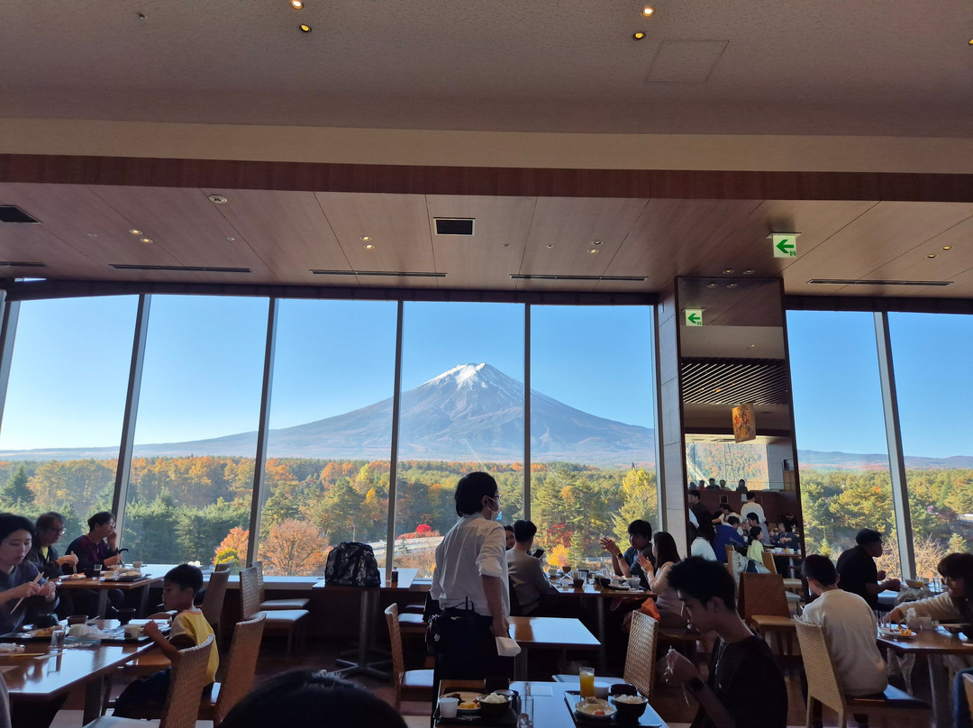 海兰德水疗度假酒店主图