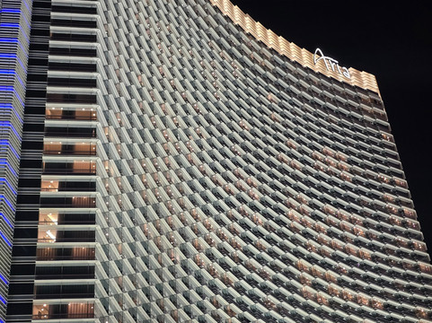 阿丽雅空中套房主图