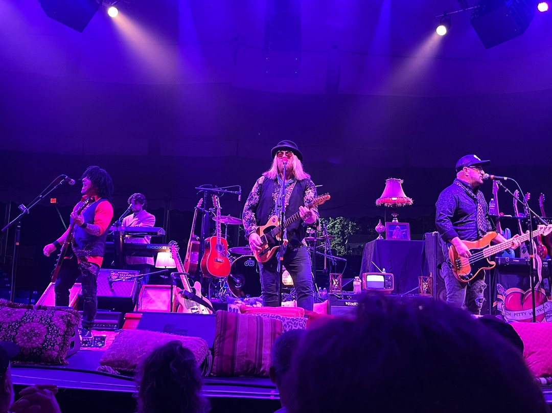 Cape Cod Melody Tent-海恩尼斯必去景点