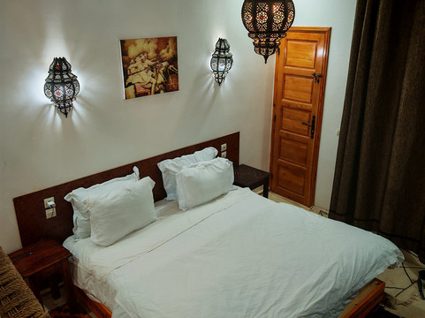 Toubkal Treks-伊姆利勒必去景点