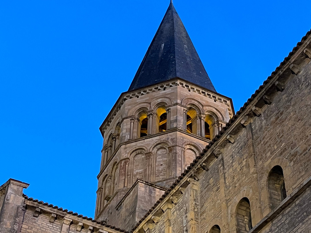 Basilique du Sacré-Coeur-Paray Le Monial必去景点