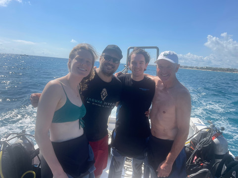 Jaguar Divers-普拉亚德尔卡曼必去景点