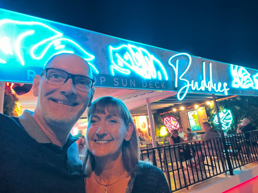 Buddies Bar Los Cristianos Tenerife-洛斯克里斯蒂亚诺斯必去景点
