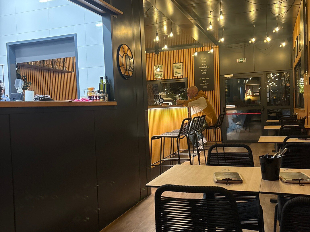 Niko's Street Food Bar