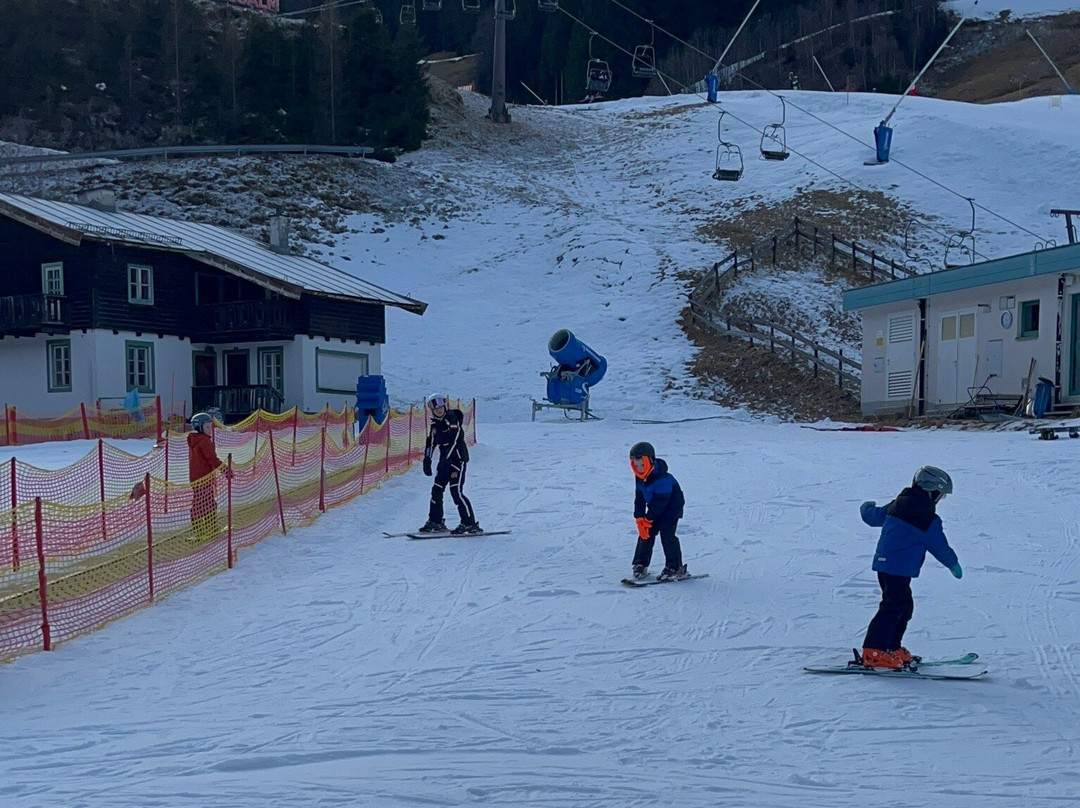 Family Skischool Go!-泉卡斯汀必去景点