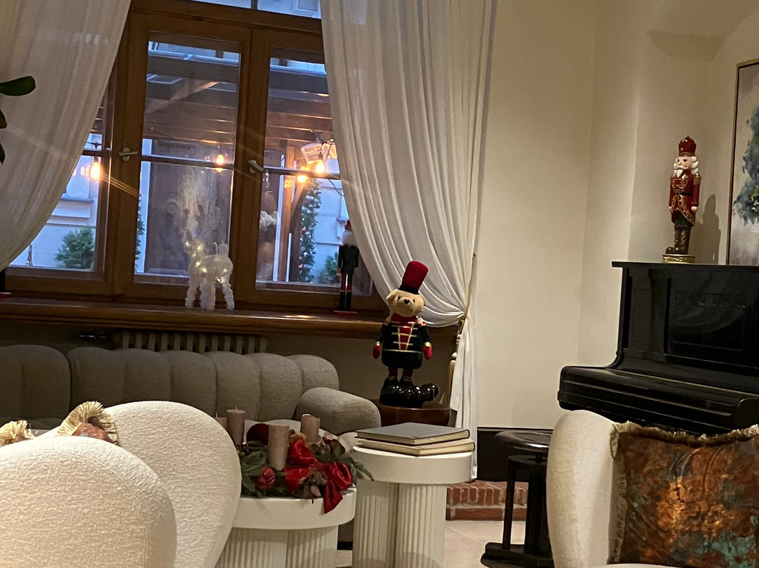 圆顶温泉酒店主图