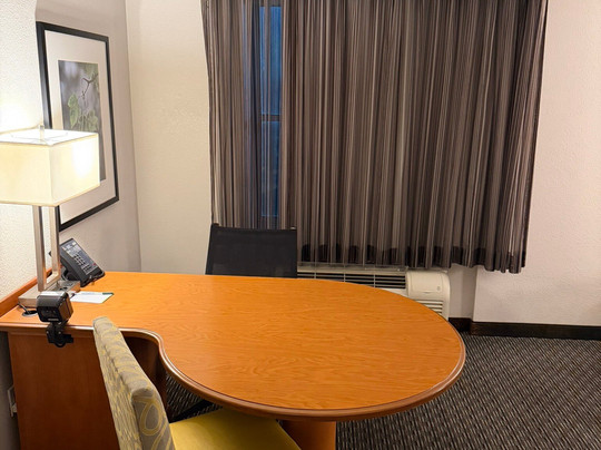 La Quinta Inn & Suites by Wyndham Ontario Airport主图