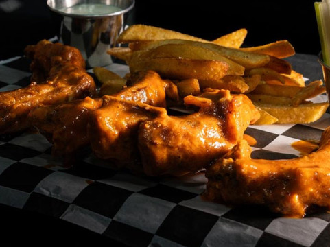 Pa'l Antojo Alitas y Costillas