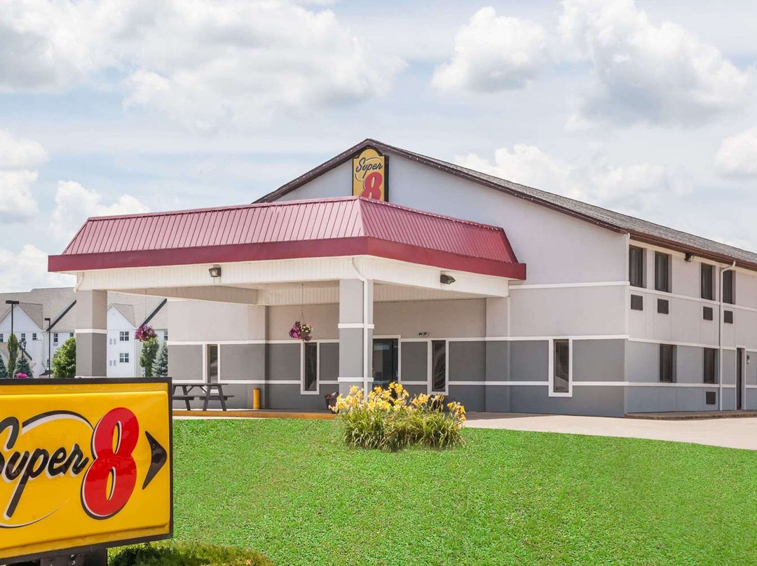 系普谢瓦纳温德姆速8酒店主图