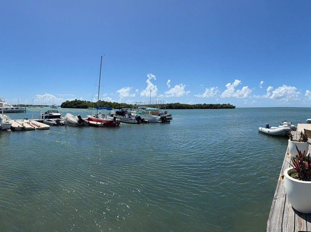 萨莱纳斯滨海酒店主图