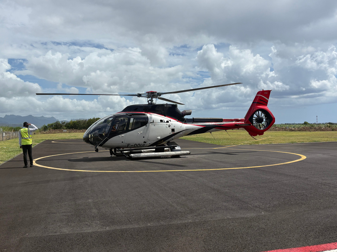 Corail Helicopteres-Triolet必去景点