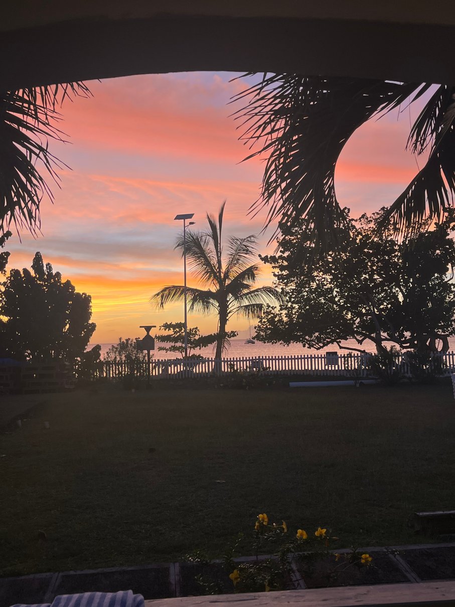 卡里纳格海滩度假酒店-官方