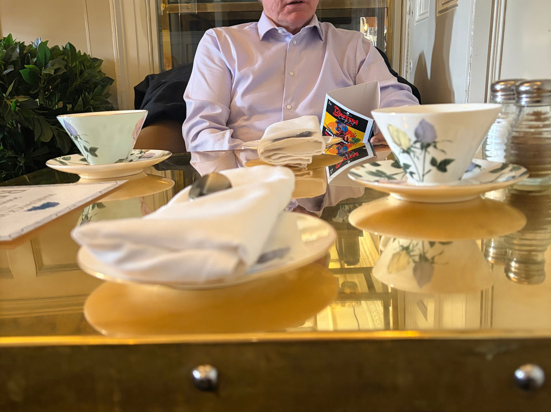 哈德威克霍尔酒店主图