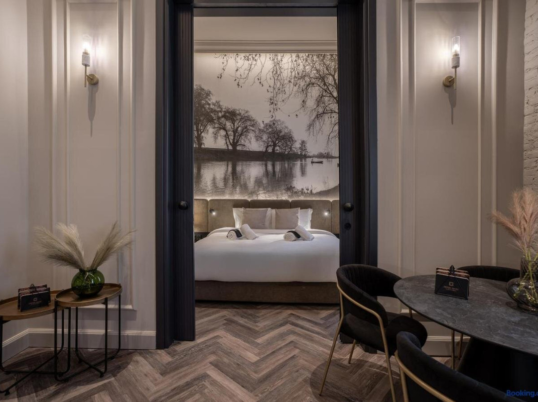 Gagos Suites