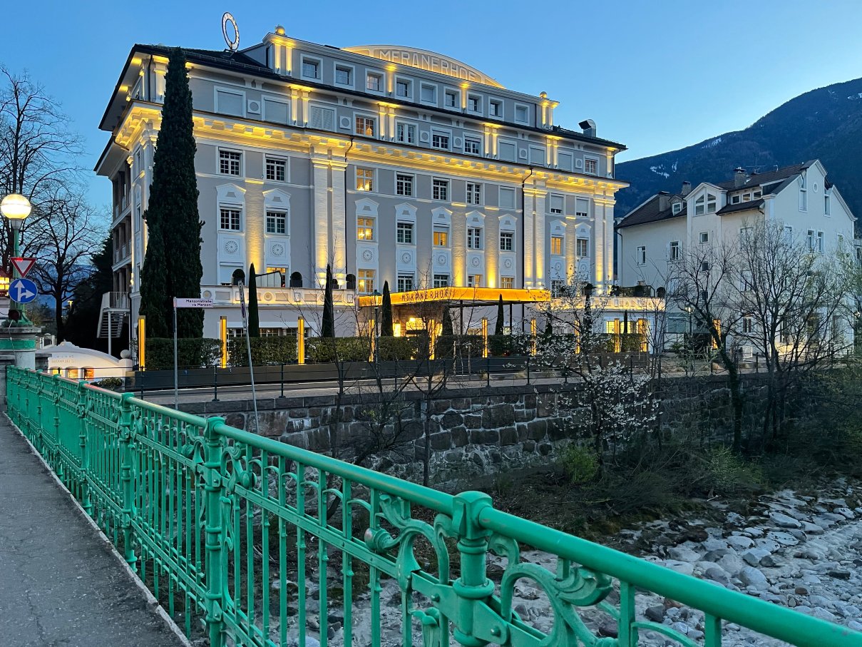 米拉奈洛夫经典酒店-官方