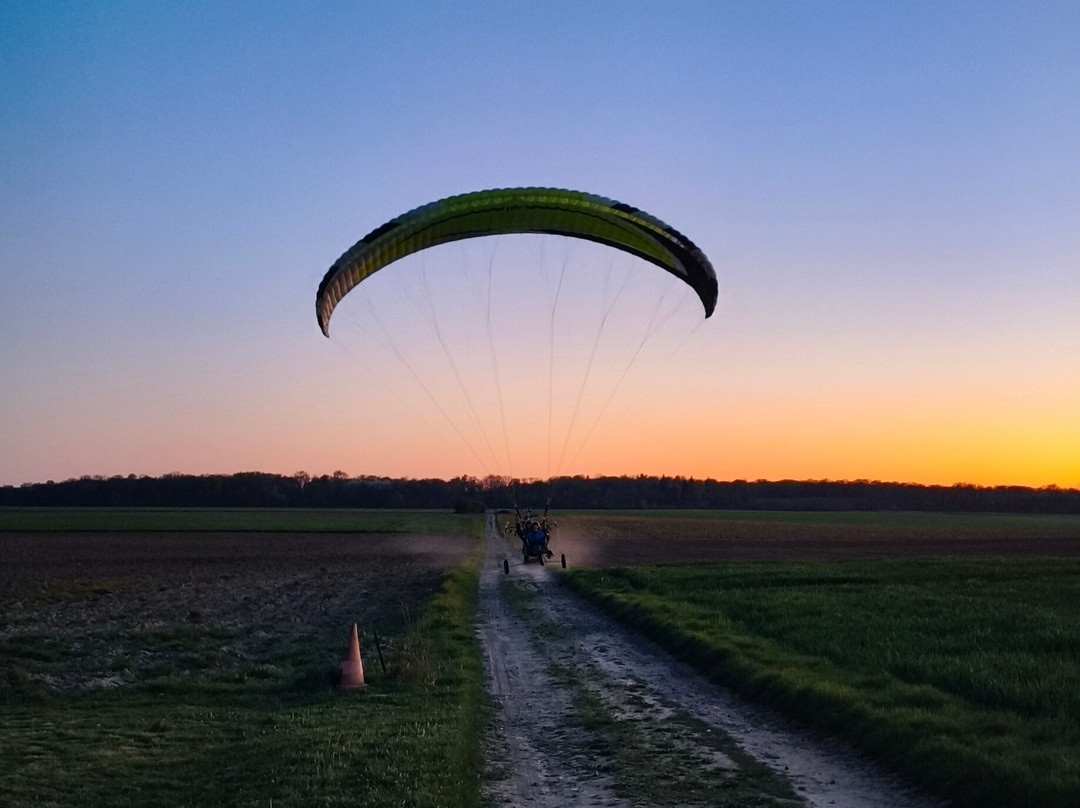 Para Ton Air - Ulm Paramoteur-Crepy-en-Valois必去景点