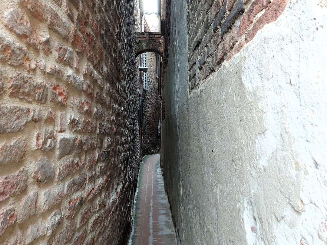 Vicolo Baciadonne-Citta della Pieve必去景点