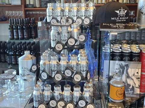 勃艮达霍夫酒店-限成人主图