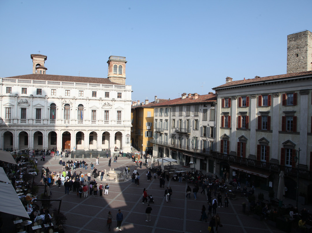 Piazza Vecchia-贝加莫必去景点