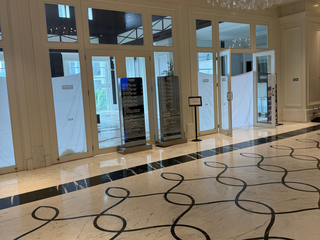 贝莱克泰坦尼克豪华高尔夫酒店主图
