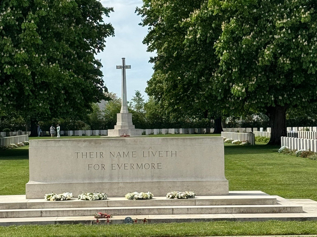 Bayeux War Cemetery-巴约必去景点