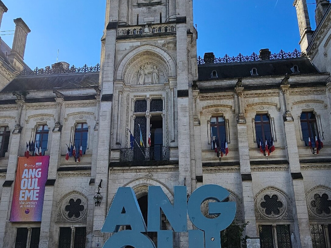 Hotel de Ville d’Angouleme / le Chateau Comtal-安古兰必去景点
