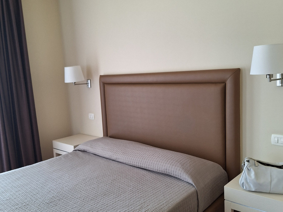 Exclusive - Hotel & Apartments主图
