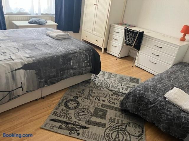 Comfy rooms. Shared East London Homestay.
