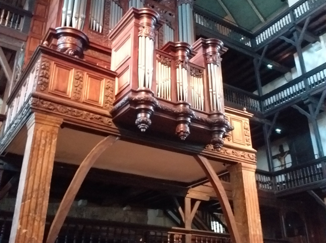 Eglise Saint-Jean-Baptiste-圣尚德路斯必去景点