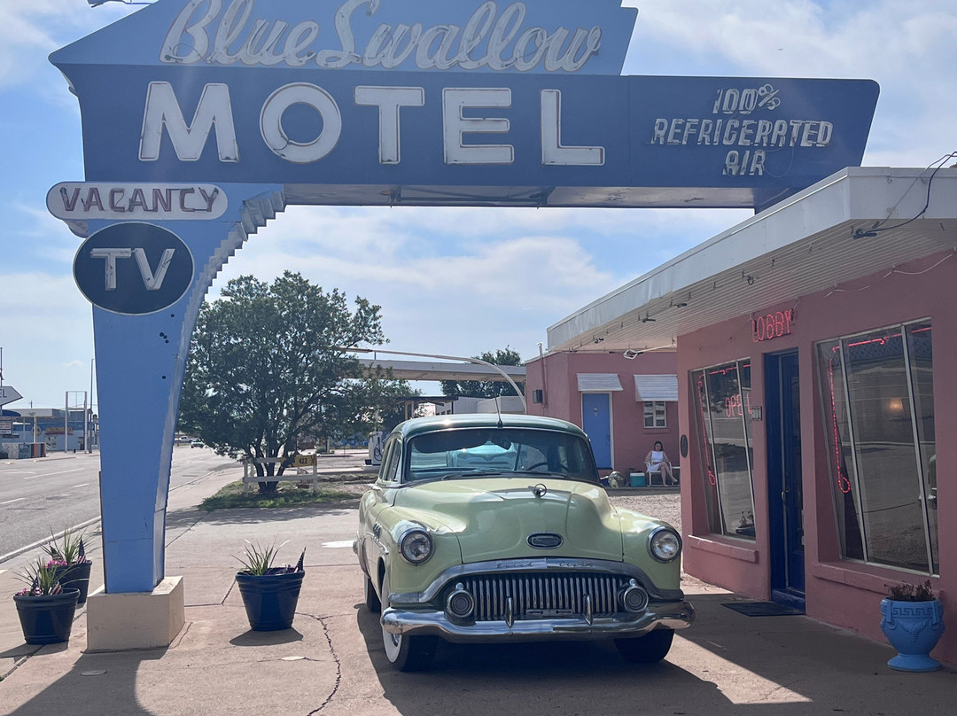 Blue Swallow Motel主图