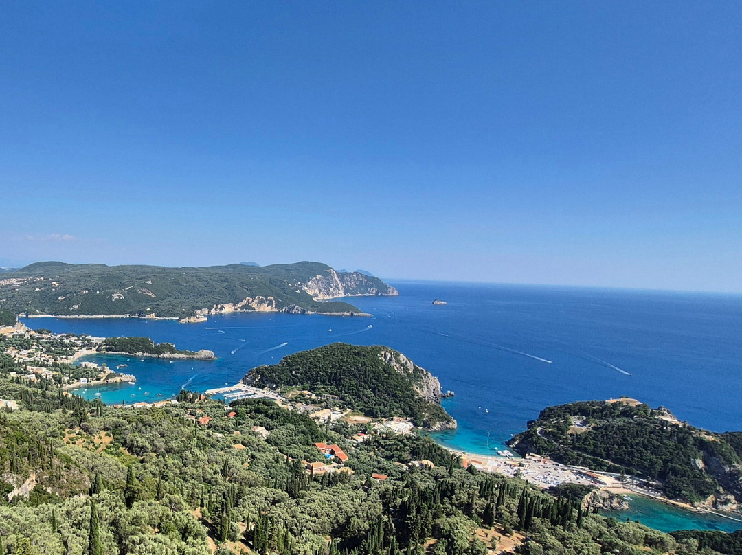 Bella Vista Viewpoint-Lakones必去景点