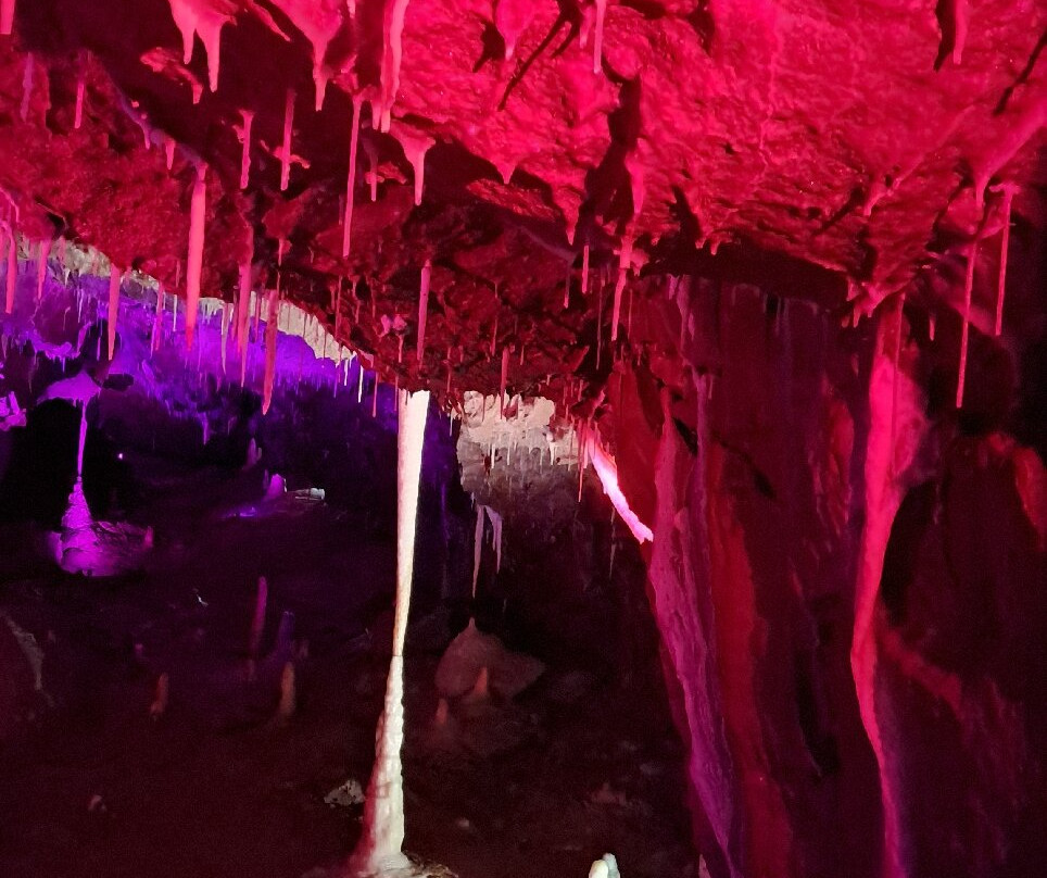 Stump Cross Caverns-Pateley Bridge必去景点
