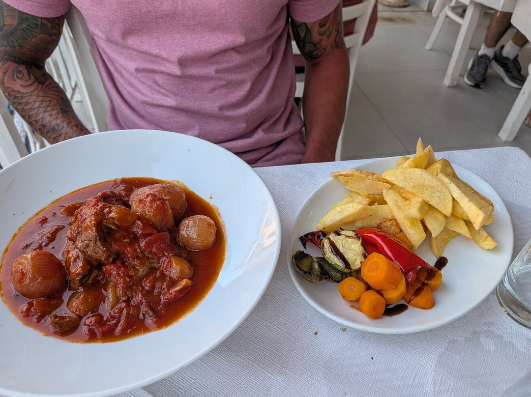Vasilikos Taverna Pizzeria