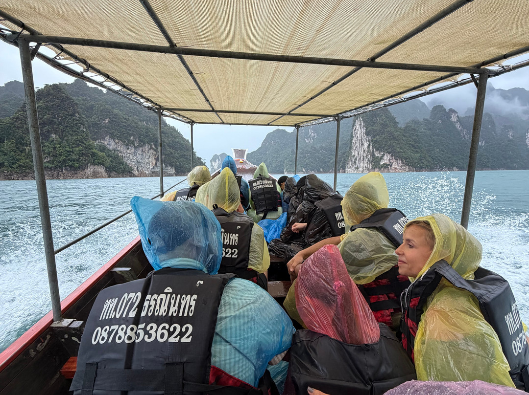 艺术河景旅馆主图