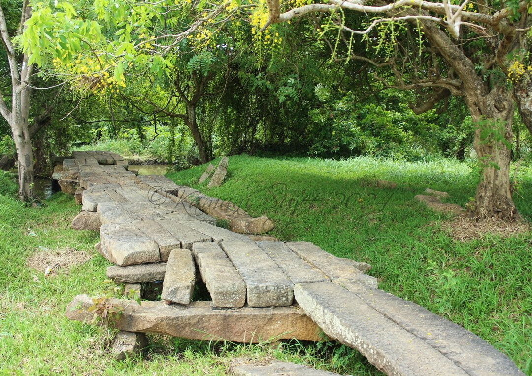 Gal Palama Stone Bridge-阿努拉德普勒圣城必去景点