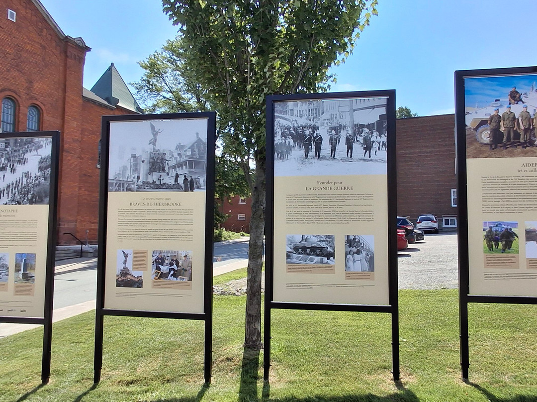 Monument aux braves (Cénotaphe) de Sherbrooke