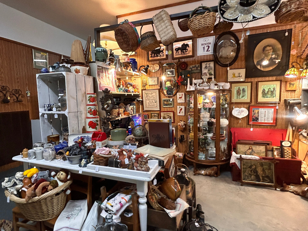 Twin Lakes Antique Mall-Gilbertsville必去景点