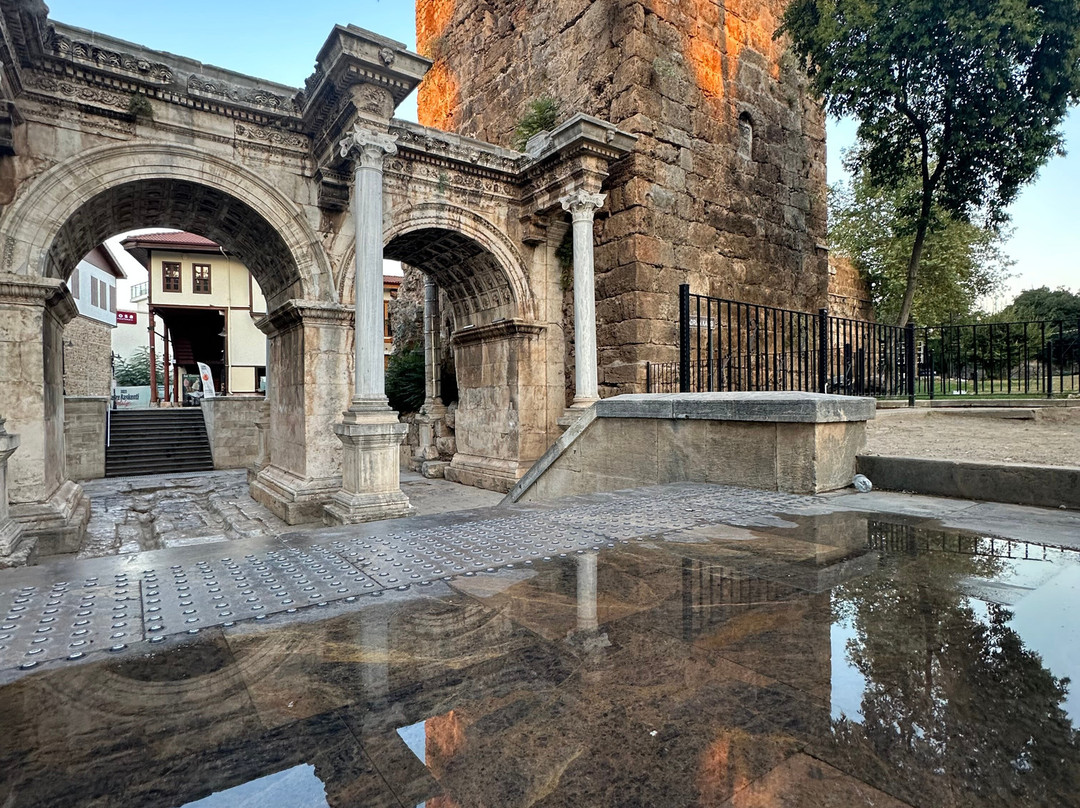 Hadrian's Gate-安塔利亚必去景点
