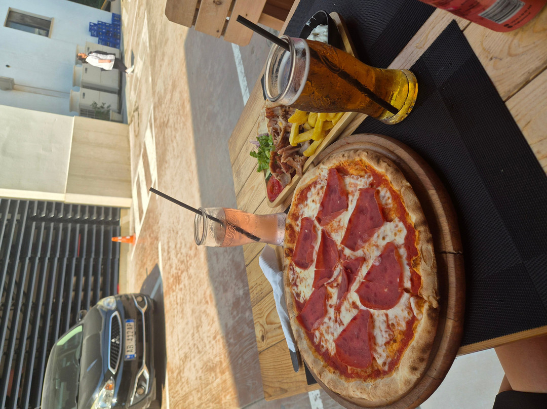 Smile Pizza Qerret