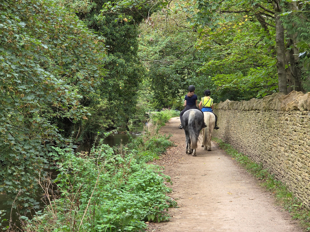Bourton Vale Equestrian Centre-水上伯顿必去景点