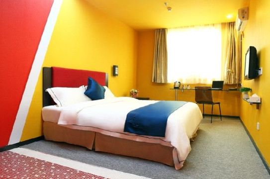 呼噜栈酒店(深圳福田农林地铁站店)主图