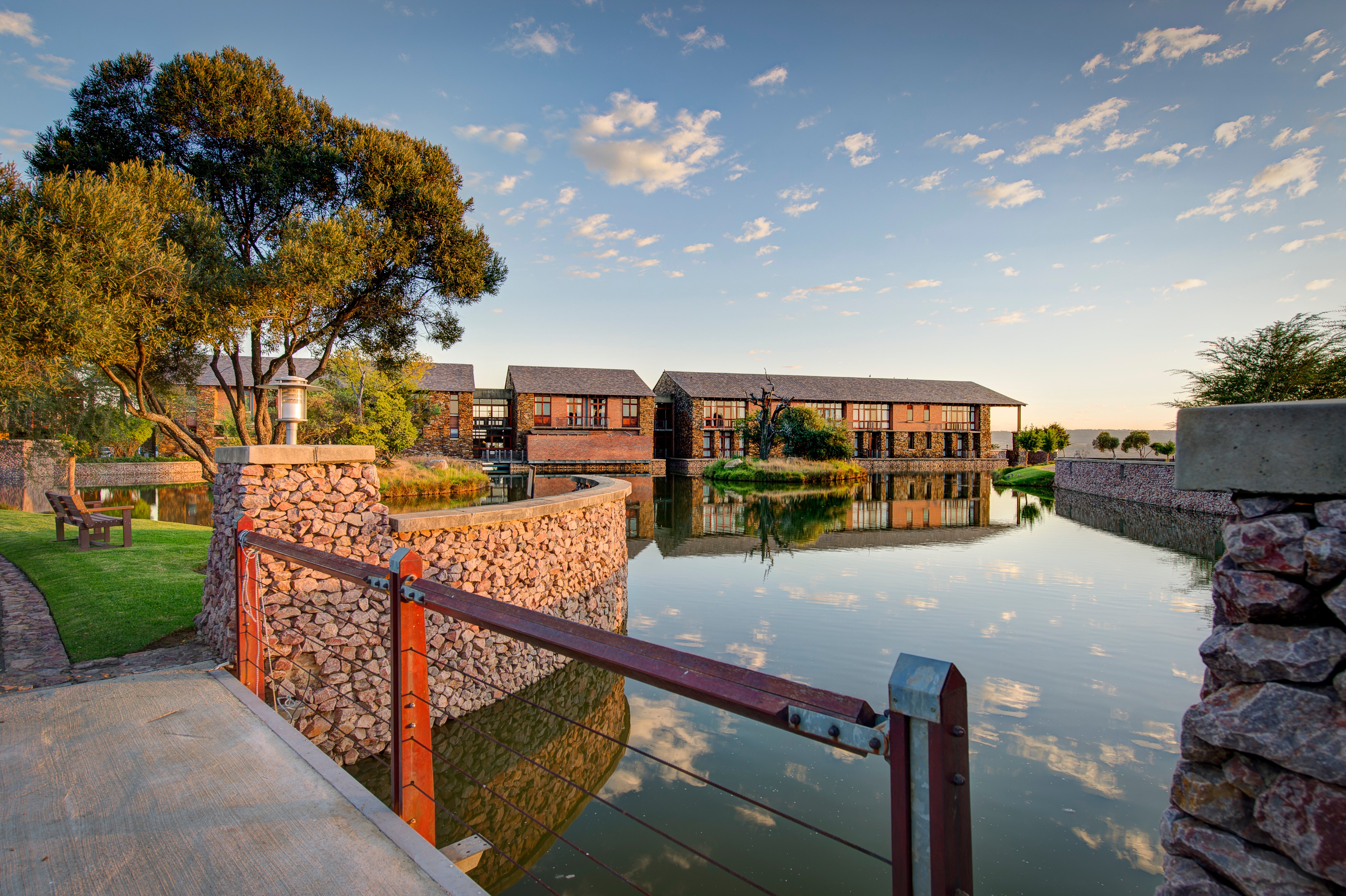 Riboville Boutique Hotel & Restaurant-官方