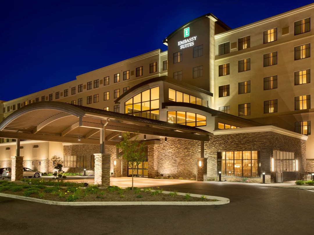 Embassy Suites by Hilton Akron Canton Airport主图