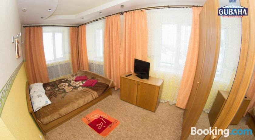 Gostinitsa U Podnozhiya Gory Krestovaya