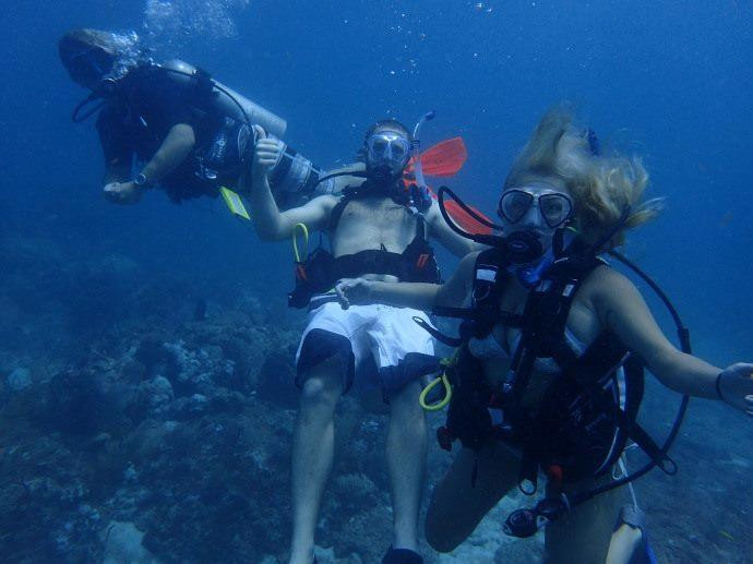 Bud and Mary's Dive Center-伊斯拉摩拉达必去景点