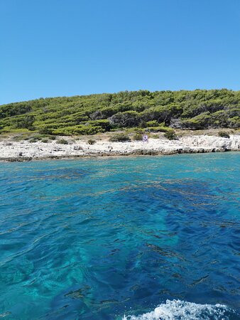 Arta Private Boat Tours Hvar – Blue & Green Caves, Red Rocks, Vis & Pakleni Islands-赫瓦尔必去景点